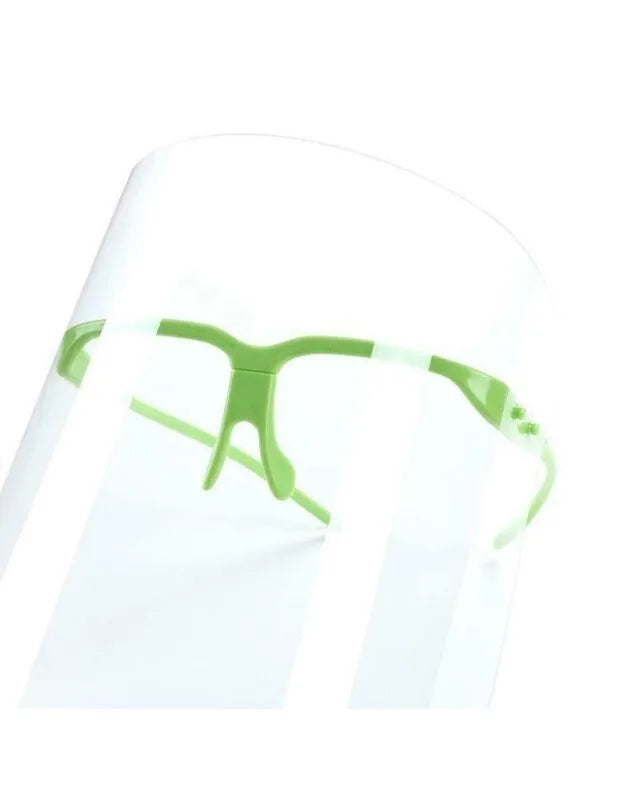 Apsauginis veido skydelis - kaukė iš PVC plastiko.