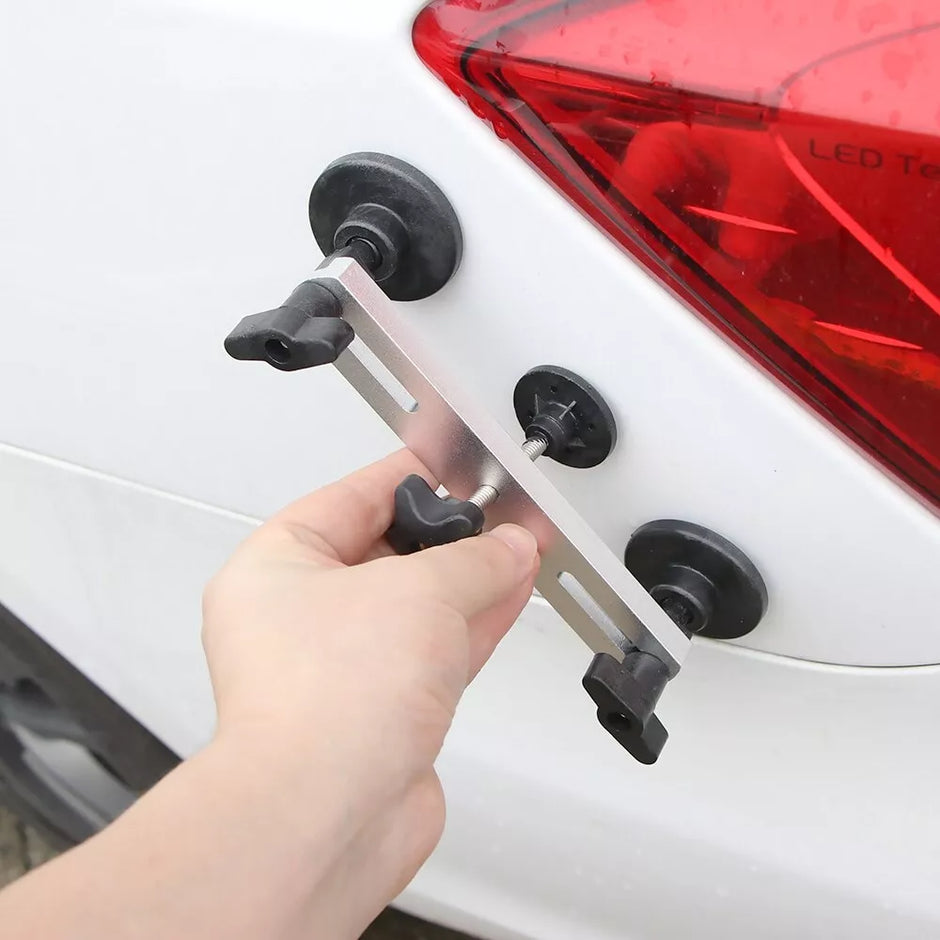 Automobilio kėbulo įlenkimų šalinimo įrankis