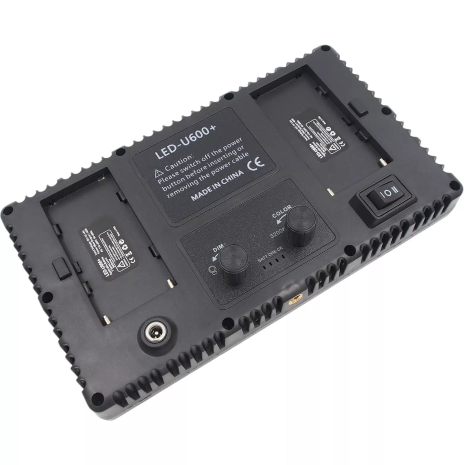 LED panelinė lempa su trikoju 600 pro KIT